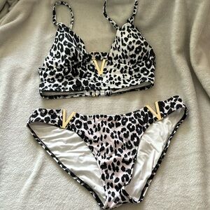 EUC VS WHITE LEOPARD BIKINI